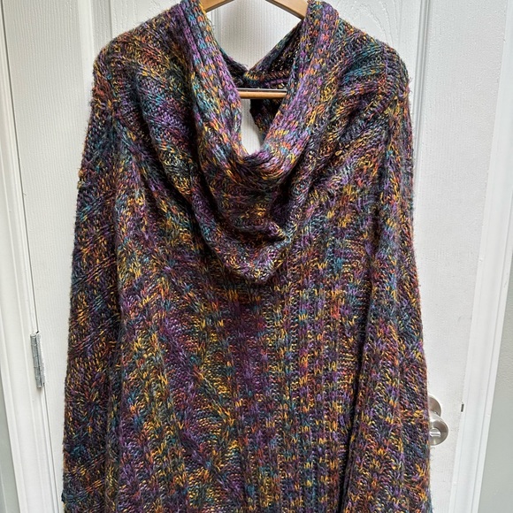 Long Hooded Knit Poncho - Picture 2 of 3